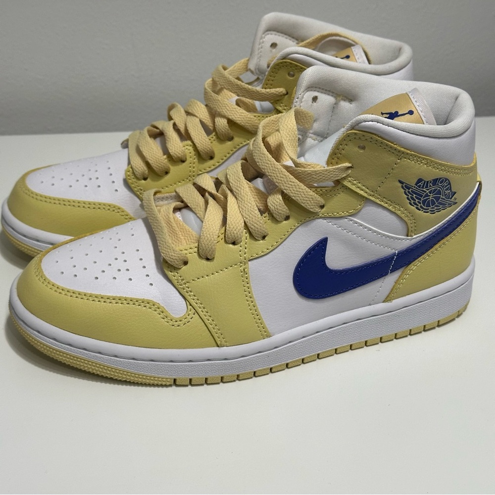 Women’s Air Jordans - New - Lemon & Lapis - 7